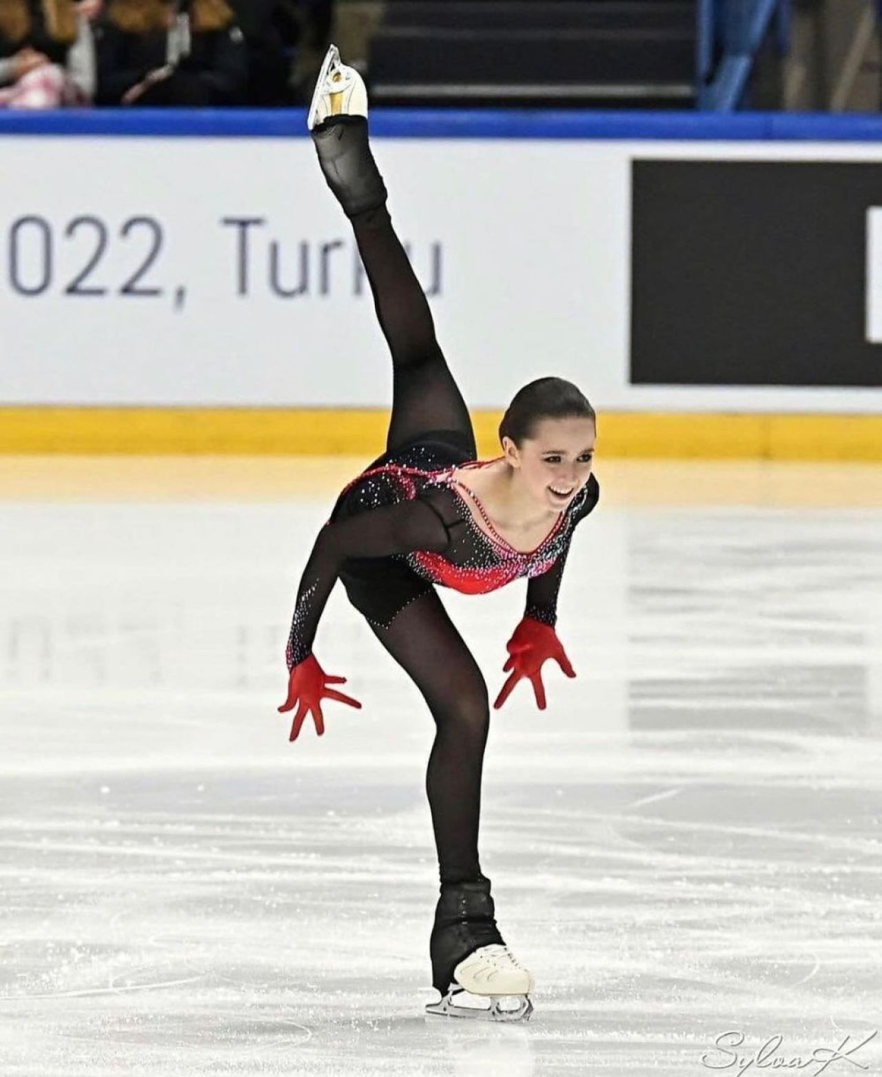 Prima reacție oficială a Kamilei Valieva după dezastrul de la Olimpiadă. Cum a reacționat sportiva acuzată de dopaj _7