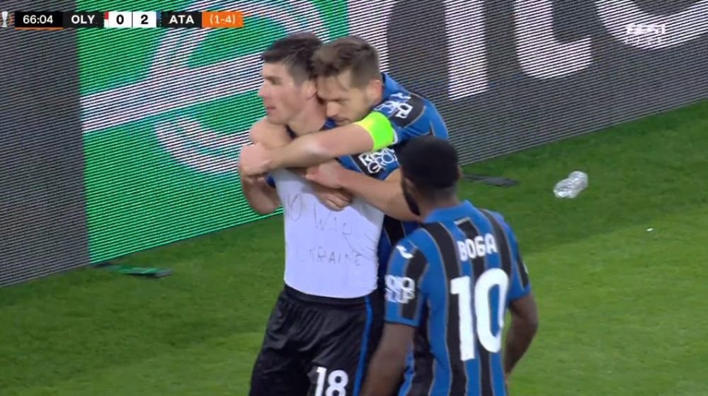 Eroul Atalantei, mesaj de susținere pentru Ucraina. Malinovsky a purtat un tricou special în meciul din Europa League_3