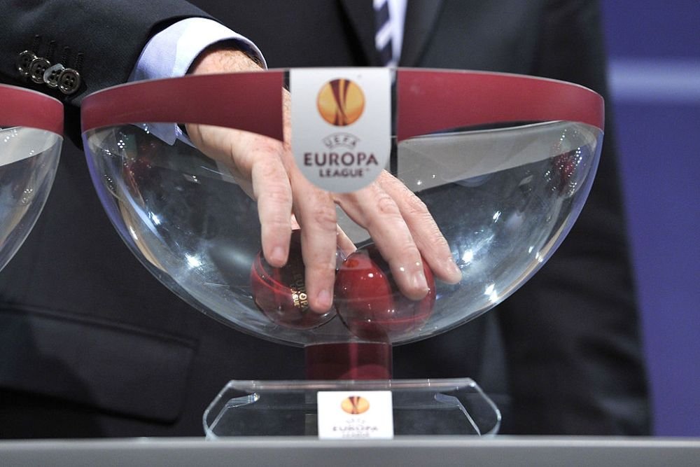 Rom&acirc;nii din Europa League și-au aflat adversarii din &bdquo;optimi&rdquo;. Duel infernal pentru Cic&acirc;ldău și Moruțan
