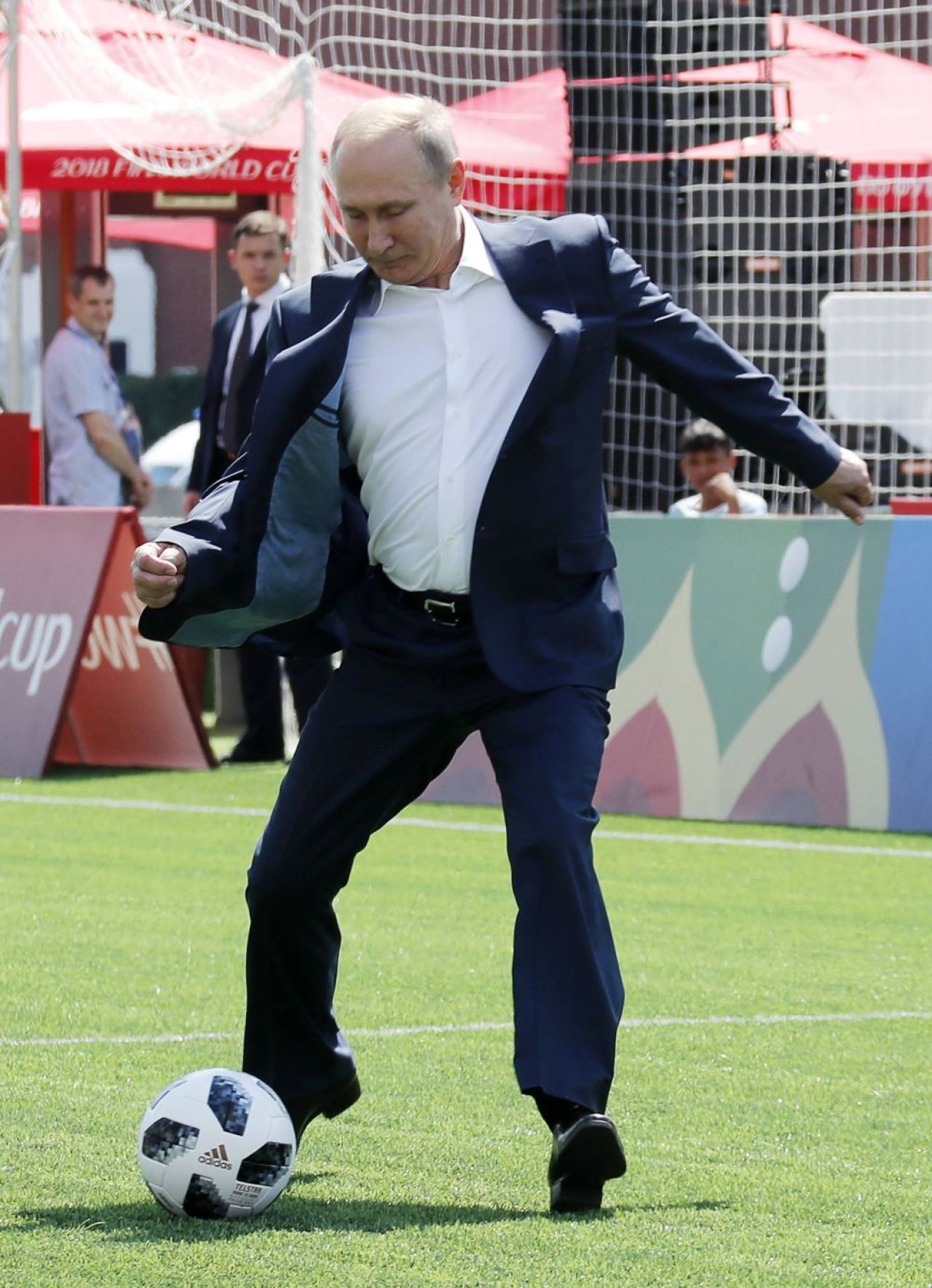 Rusia reacționează, după ce UEFA a mutat finala Champions League de la Sankt Petersburg la Paris_5