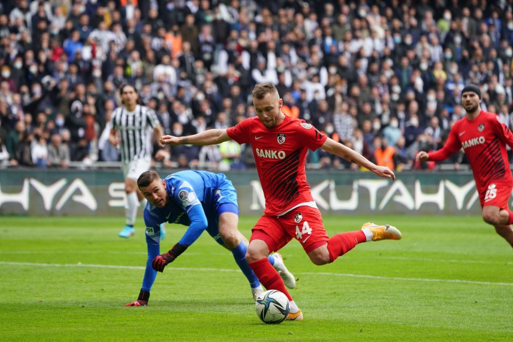 Alex Maxim a făcut spectacol pe teren pentru Gaziantep &icirc;n meciul cu Altay, dar echipa sa a pierdut! &bdquo;Dublă&rdquo; marcată de rom&acirc;n &icirc;n prima repriză&nbsp;