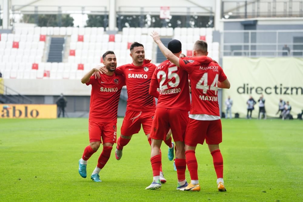 Alex Maxim a făcut spectacol pe teren pentru Gaziantep în meciul cu Altay, dar echipa sa a pierdut! „Dublă” marcată de român în prima repriză _2