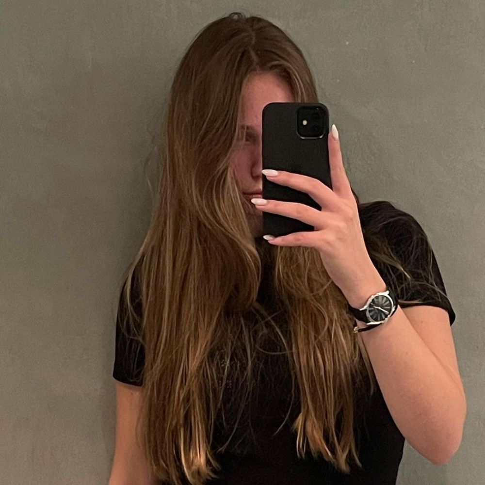 Ea ar fi fiica secretă a lui Vladimir Putin! Are 18 ani și duce o viață de lux la Monaco, în timp ce tatăl său invadează Ucraina _9