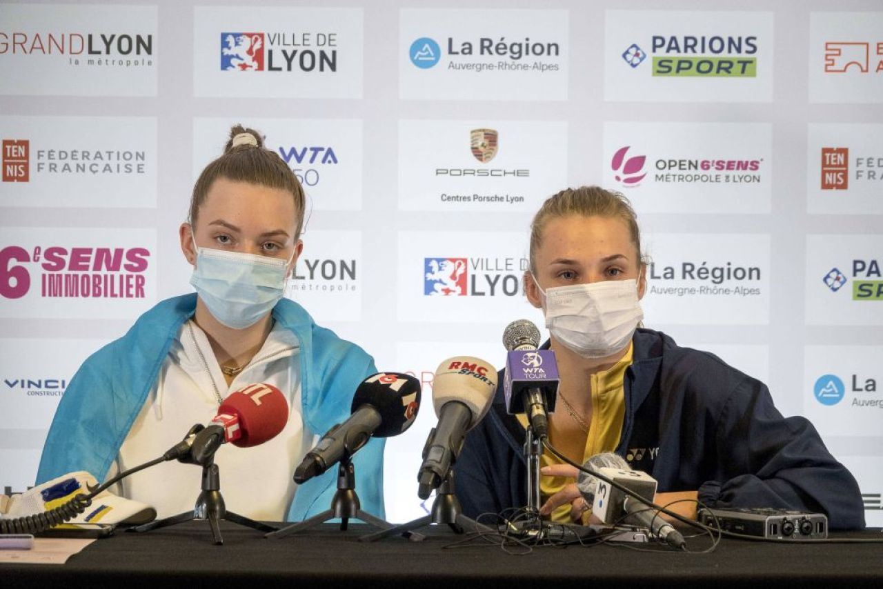 Tenismenele ucrainene care au fugit de război, lăsându-și părinții în urmă, s-au întors pe terenul de tenis! Ivanna Yastremska a debutat în circuitul WTA! Imagini emoționante_9