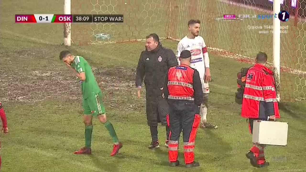 Accidentare horror în Ștefan cel Mare! Niczuly și-a rupt degetul în timpul meciului cu Dinamo și a fost preluat de medici de urgență _1