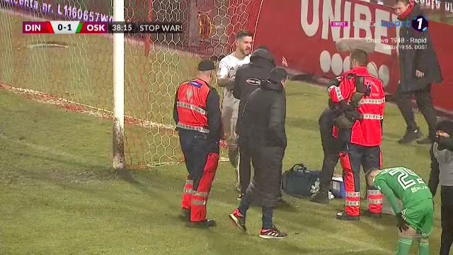 Accidentare horror în Ștefan cel Mare! Niczuly și-a rupt degetul în timpul meciului cu Dinamo și a fost preluat de medici de urgență _2