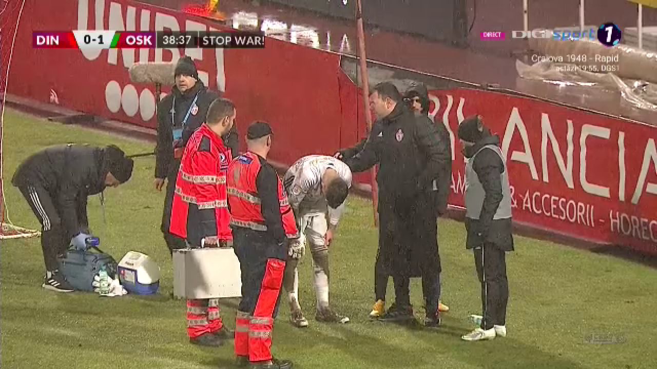 Accidentare horror în Ștefan cel Mare! Niczuly și-a rupt degetul în timpul meciului cu Dinamo și a fost preluat de medici de urgență _5