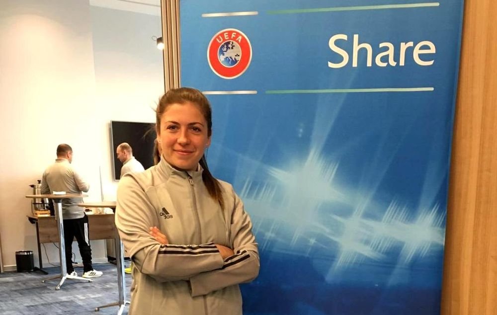 Prima româncă posesoare de licența PRO de antrenor deține un club de fotbal și a fost selecționer la cinci naționale ale României_7