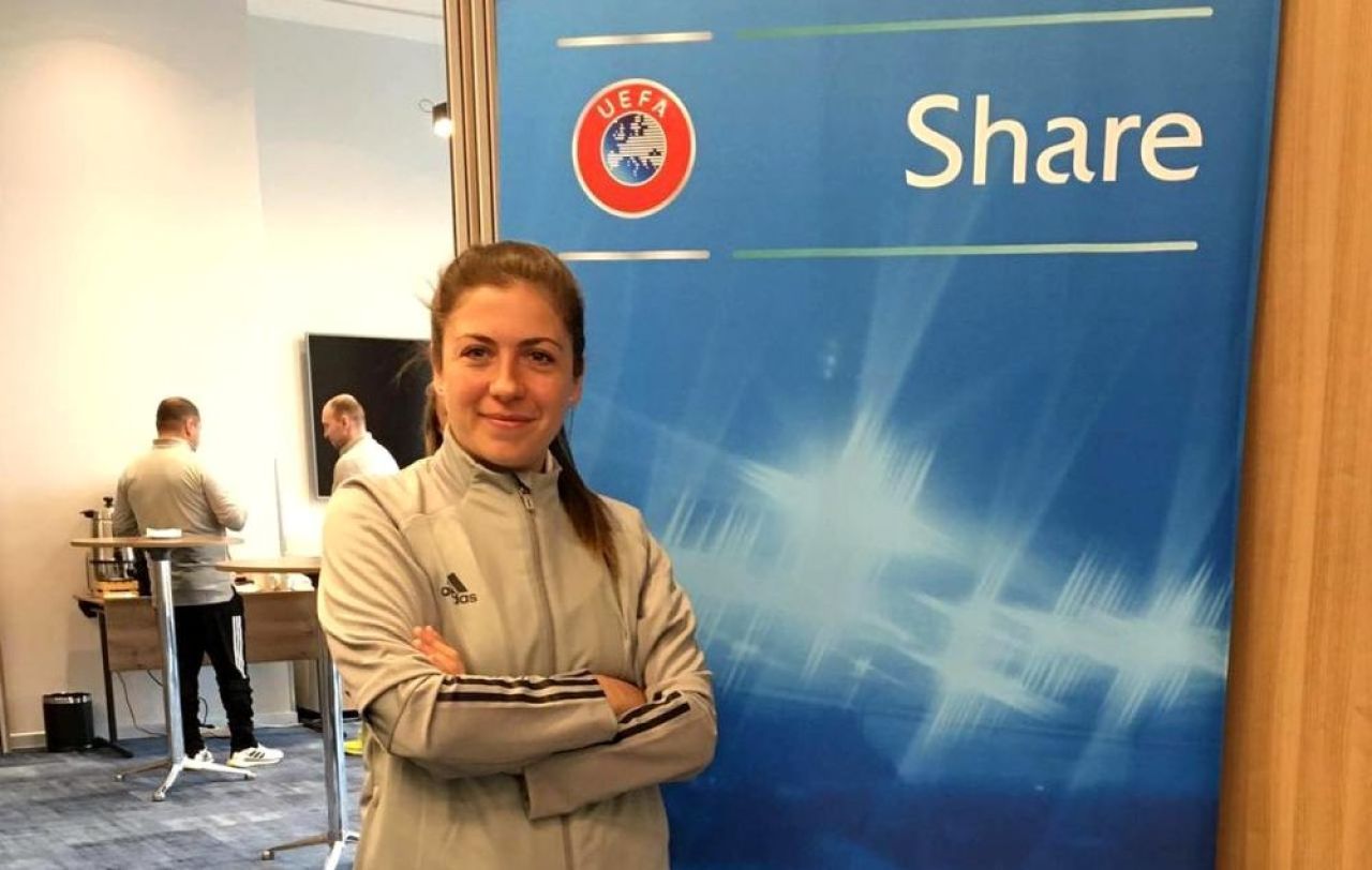 Prima româncă posesoare de licența PRO de antrenor deține un club de fotbal și a fost selecționer la cinci naționale ale României_7