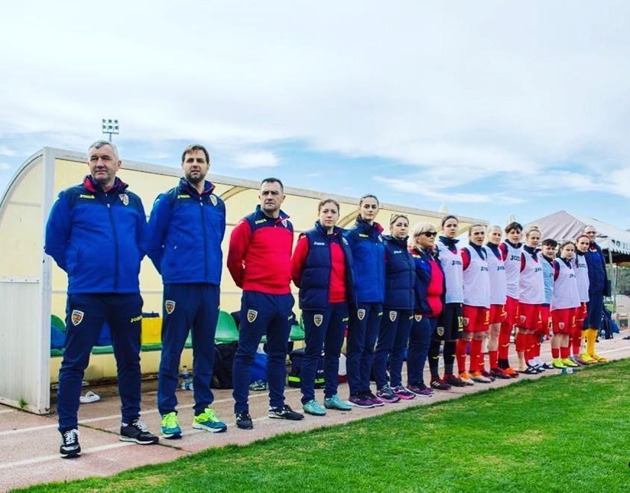 Prima româncă posesoare de licența PRO de antrenor deține un club de fotbal și a fost selecționer la cinci naționale ale României_9