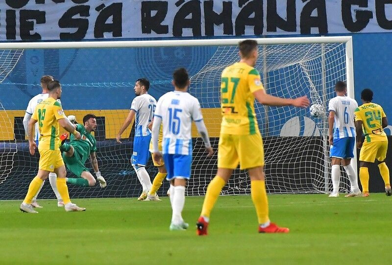 CS Mioveni - Universitatea Craiova 0-3. Dubla lui Markovic și golul lui Baiaram aduc a cincea victorie consecutivă pentru olteni