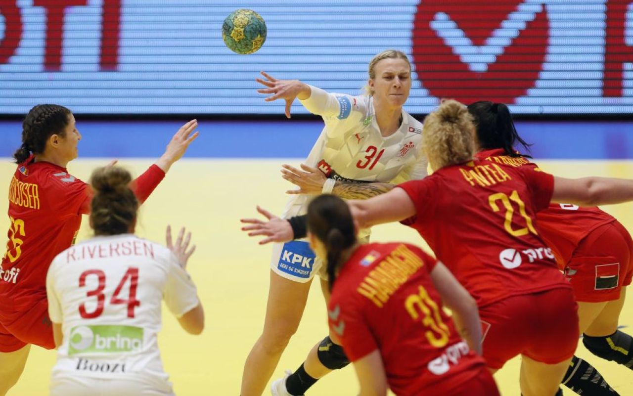 Cu Neagu și Pintea în teren, naționala de handbal a fost răpusă clar de Danemarca. Ce urmează pentru tricolore în preliminariile Euro 2022_7