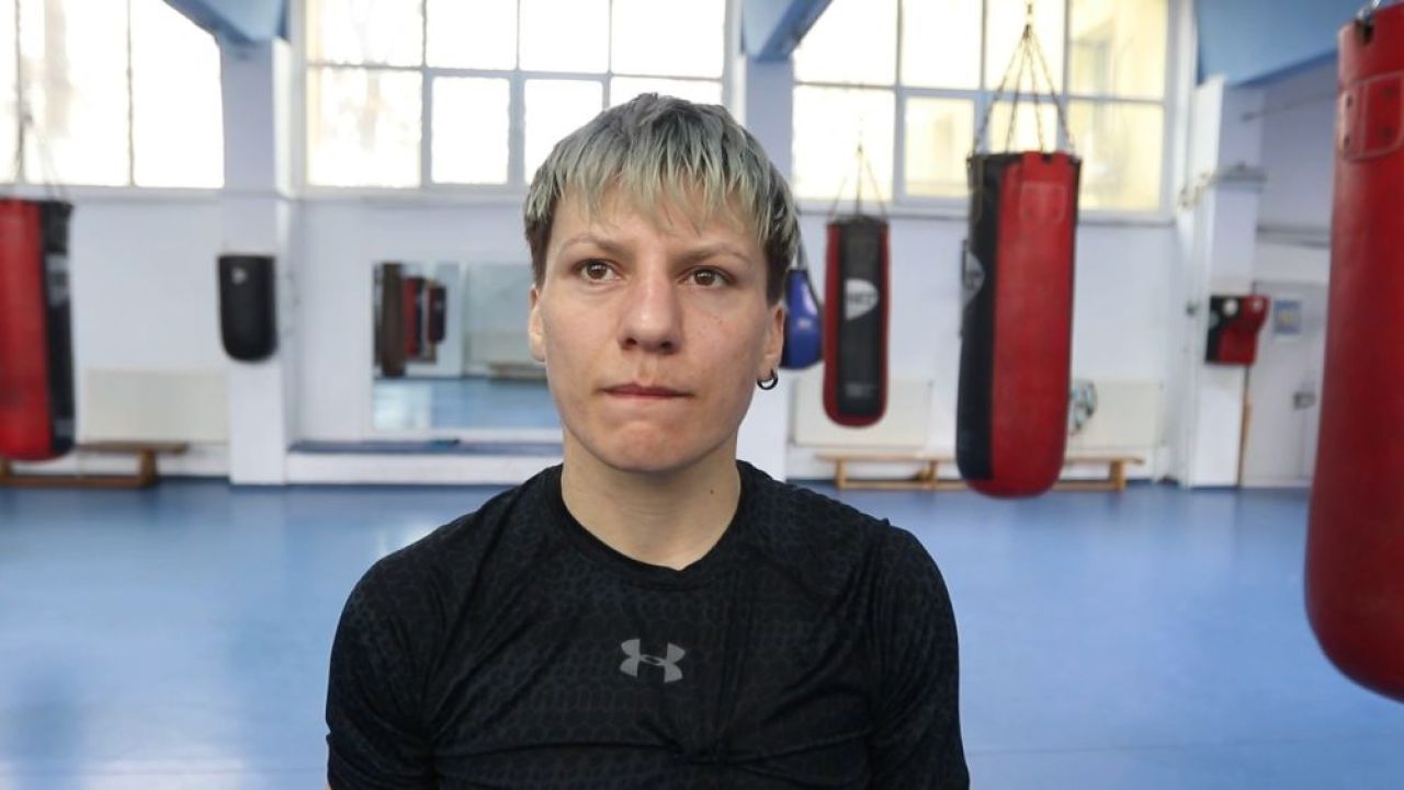 Înaintea fiecărui antrenament, lotul național de box feminin ține un moment de reculegere pentru victimele din Ucraina _1