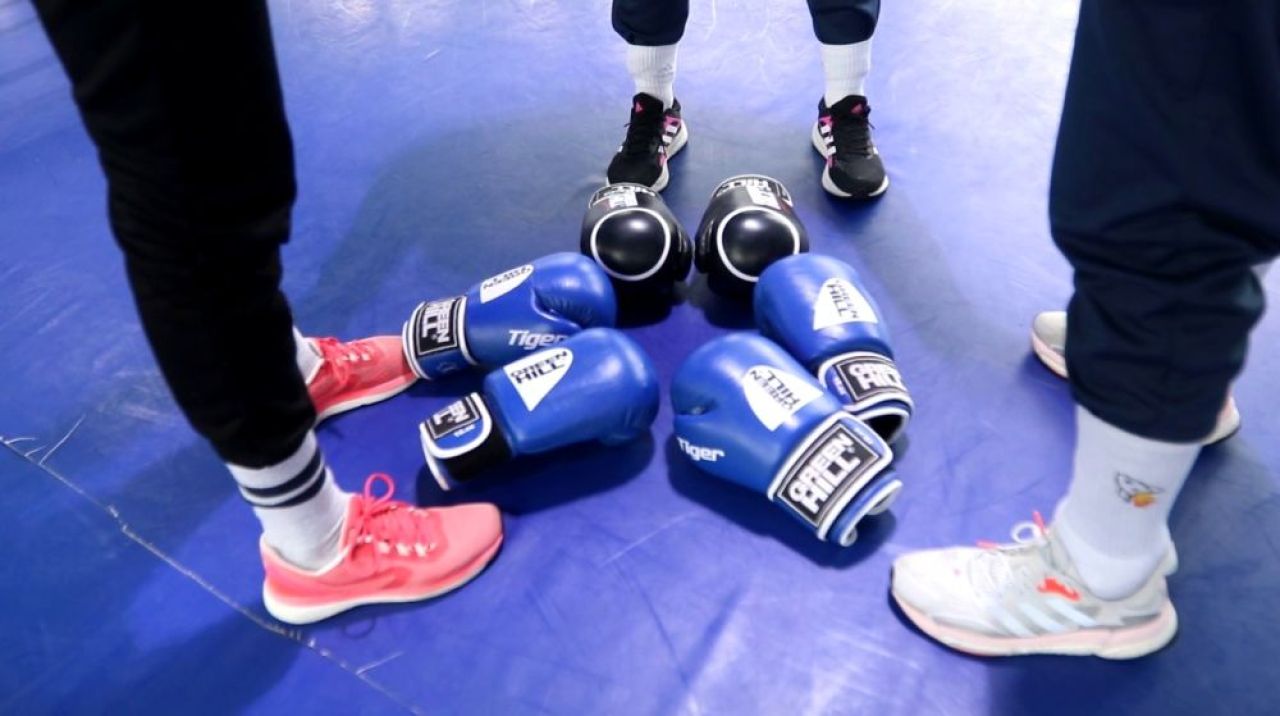 Înaintea fiecărui antrenament, lotul național de box feminin ține un moment de reculegere pentru victimele din Ucraina _2
