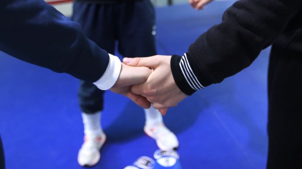 Înaintea fiecărui antrenament, lotul național de box feminin ține un moment de reculegere pentru victimele din Ucraina _5