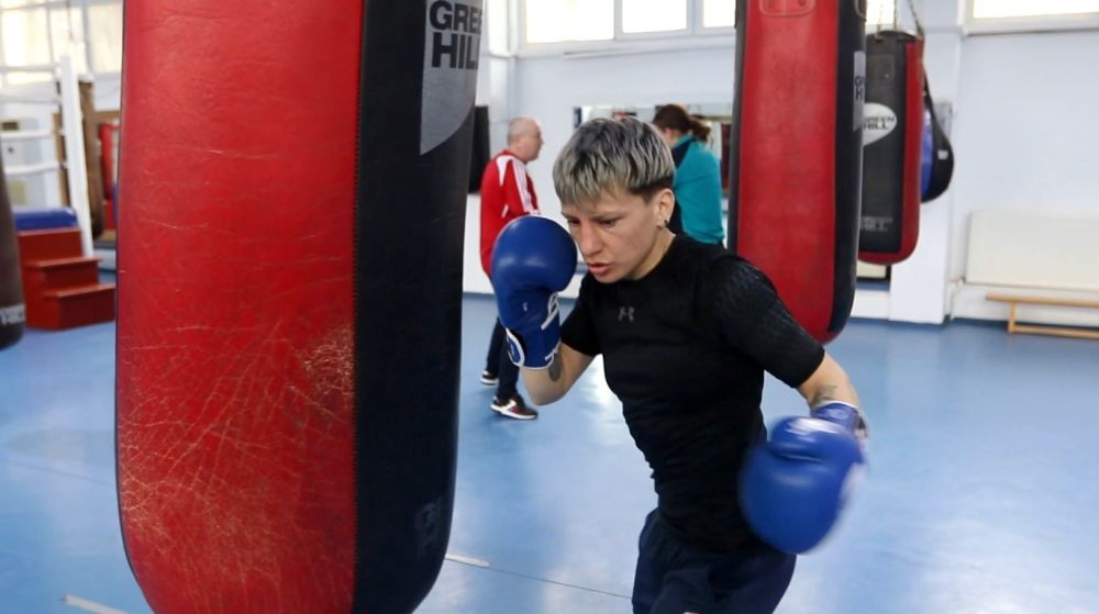 Înaintea fiecărui antrenament, lotul național de box feminin ține un moment de reculegere pentru victimele din Ucraina _7