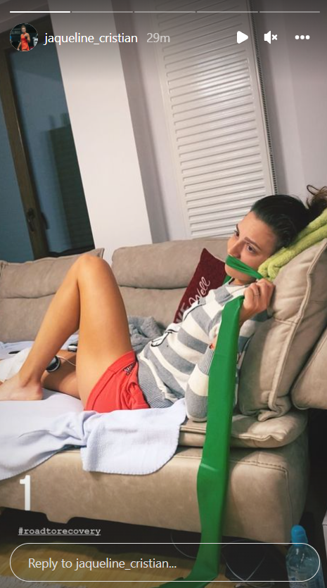 &bdquo;Vă rog, nu mai!&rdquo; Imagini sf&acirc;șietoare: Jaqueline Cristian urlă de durere &icirc;n prima zi de recuperare după accidentarea de la Doha