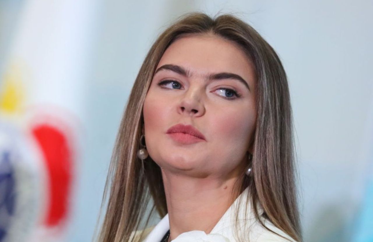 Femeia care l-a vrăjit pe Putin a pozat nud în urmă cu 18 ani! Campioana olimpică și președintele Rusiei ar avea un copil_13