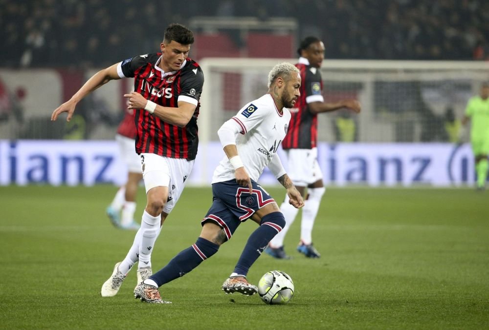 Un tânăr fotbalist român l-a făcut de râs pe Neymar în meciul Nice - PSG 1-0!_5