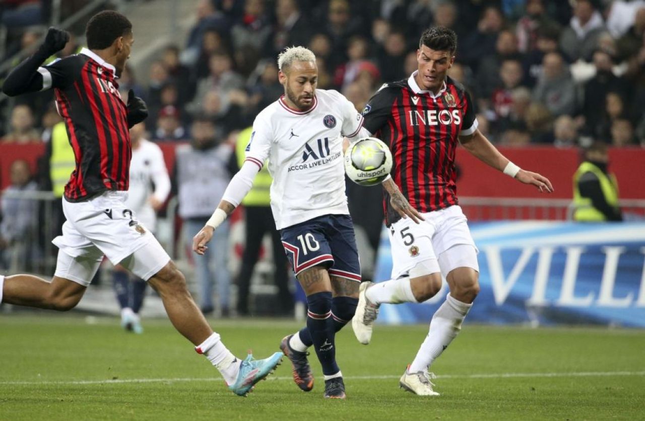 Un tânăr fotbalist român l-a făcut de râs pe Neymar în meciul Nice - PSG 1-0!_8