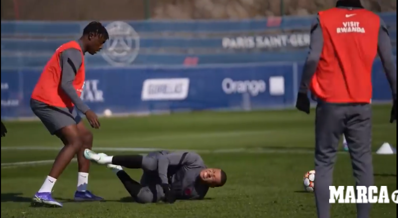 Gueye, amenințări uluitoare din partea fanilor după ce l-a accidentat pe Mbappe. Reacția impresionantă a starului francez_5