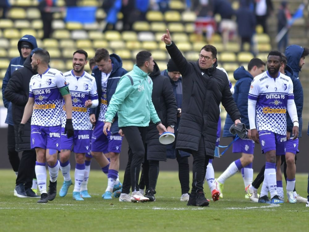 Foaie verde de cucută, Prepeliță-i antrenor, nu-i glumă. Leo Badea scrie despre tehnicianul care a dus-o pe FC Argeș în play-off_5