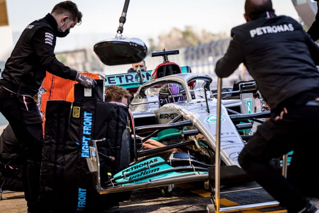 Un nou scandal între Mercedes și Red Bull! De ce contestă echipa lui Verstappen participarea în campionat a rivalilor_3