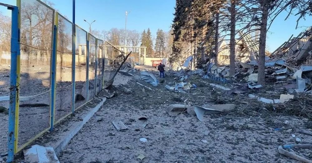 Putin l-a bombardat și pe rusul Iuri Gagarin! Stadionul din Ucraina care poartă numele celebrului cosmonaut a fost distrus_5