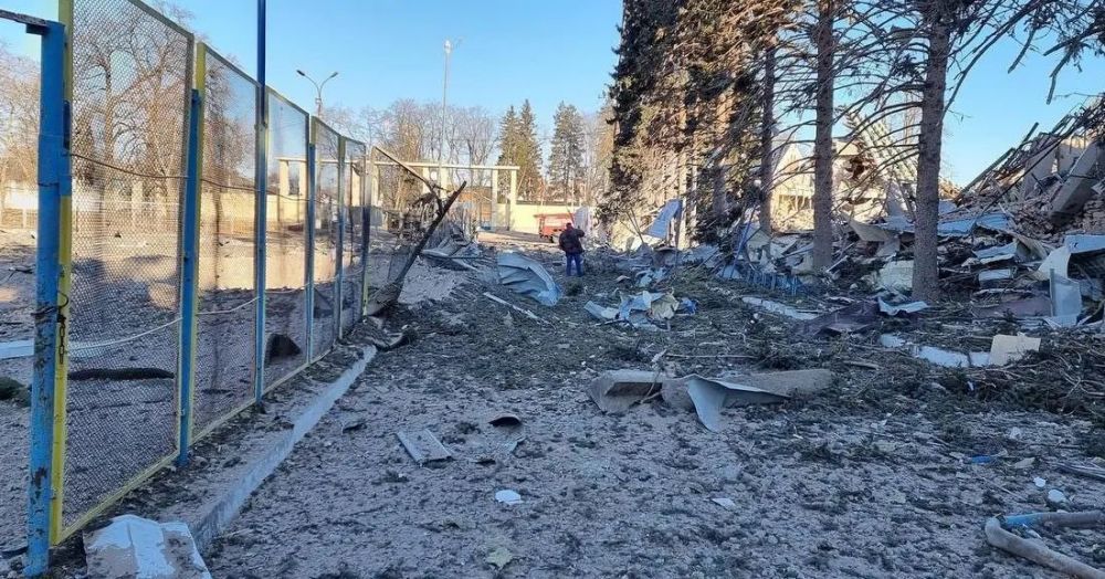 Putin l-a bombardat și pe rusul Iuri Gagarin! Stadionul din Ucraina care poartă numele celebrului cosmonaut a fost distrus_5