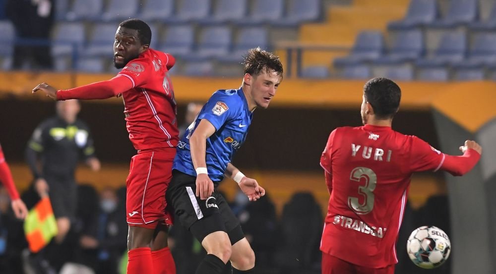 Farul lui Gică Hagi, pus la zid de un jucător din Liga 1: Mi-au zis că semnăm, acum nimic! Nu pot să joc și nu primesc salariu