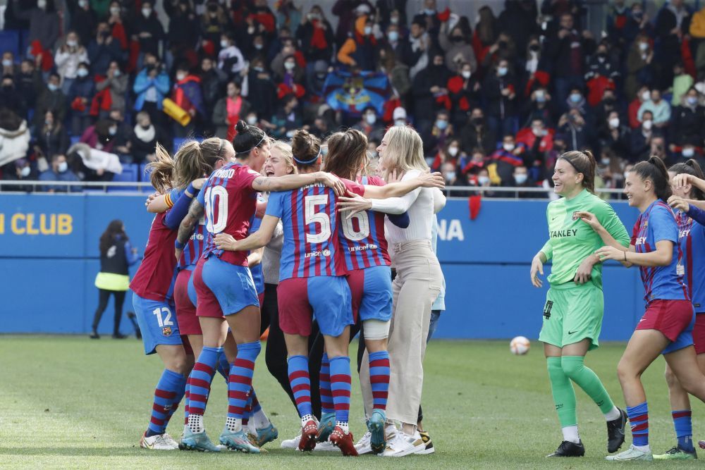 Joacă Barcelona de zici că e...Barcelona! :) Al treilea titlu consecutiv pentru echipa de fotbal feminin după victoria distrugătoare cu Real Madrid _3