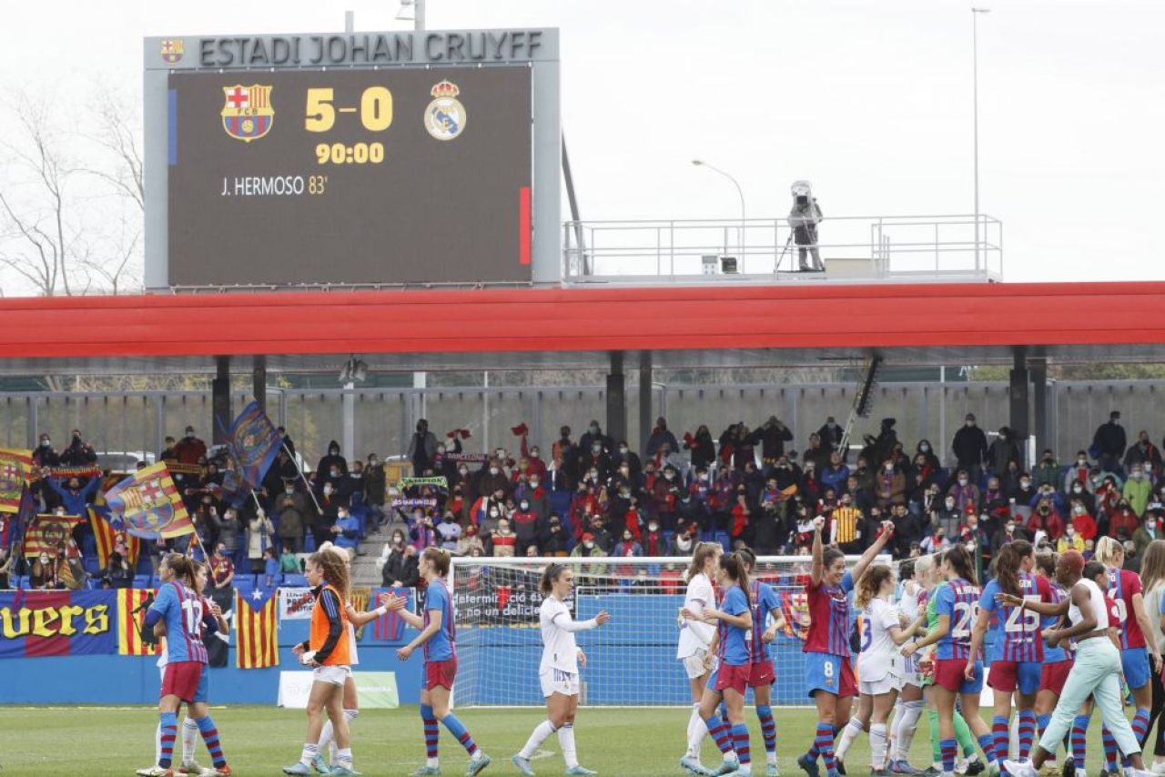 Joacă Barcelona de zici că e...Barcelona! :) Al treilea titlu consecutiv pentru echipa de fotbal feminin după victoria distrugătoare cu Real Madrid _4