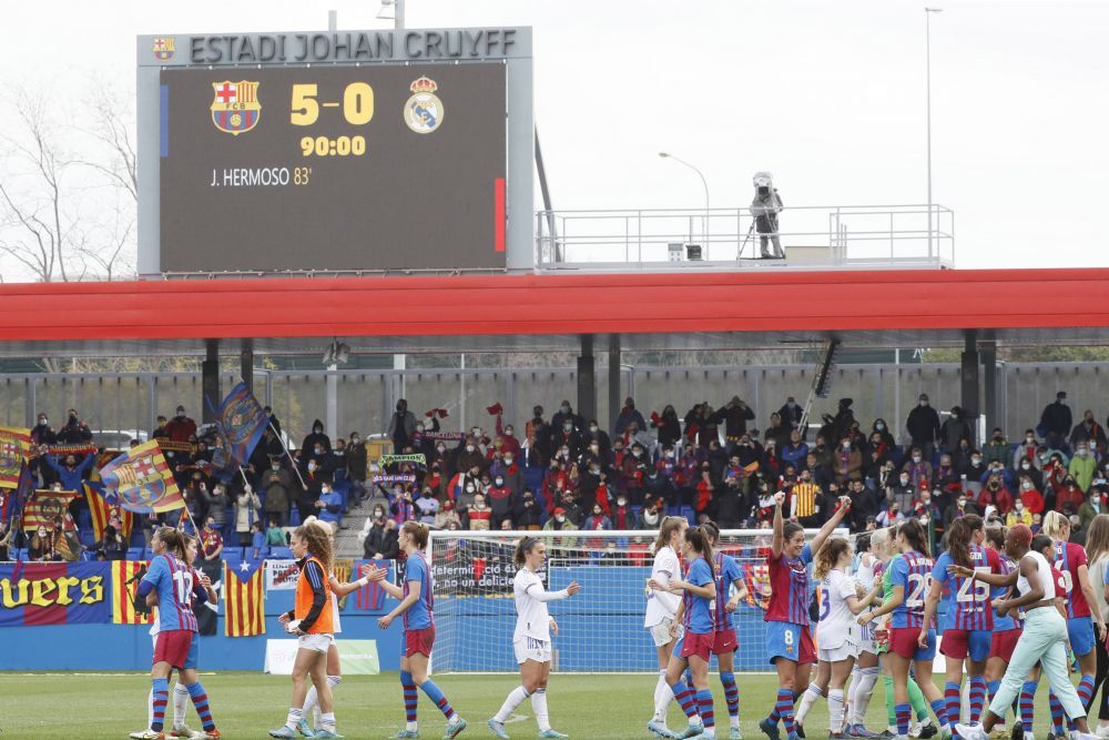 Joacă Barcelona de zici că e...Barcelona! :) Al treilea titlu consecutiv pentru echipa de fotbal feminin după victoria distrugătoare cu Real Madrid _4