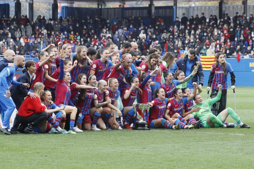 Joacă Barcelona de zici că e...Barcelona! :) Al treilea titlu consecutiv pentru echipa de fotbal feminin după victoria distrugătoare cu Real Madrid _11