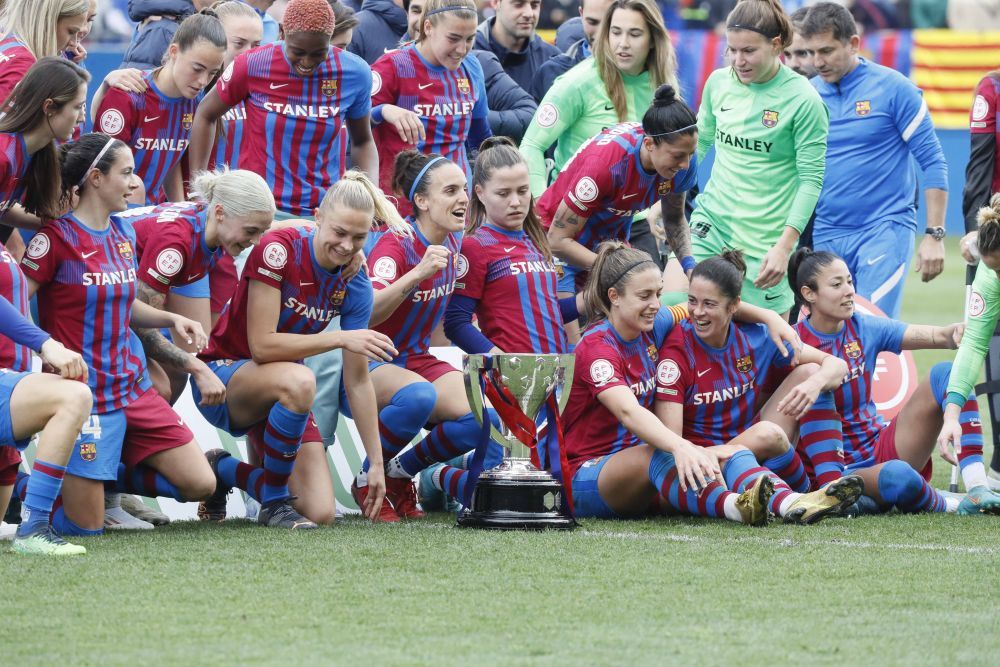 Joacă Barcelona de zici că e...Barcelona! :) Al treilea titlu consecutiv pentru echipa de fotbal feminin după victoria distrugătoare cu Real Madrid _12