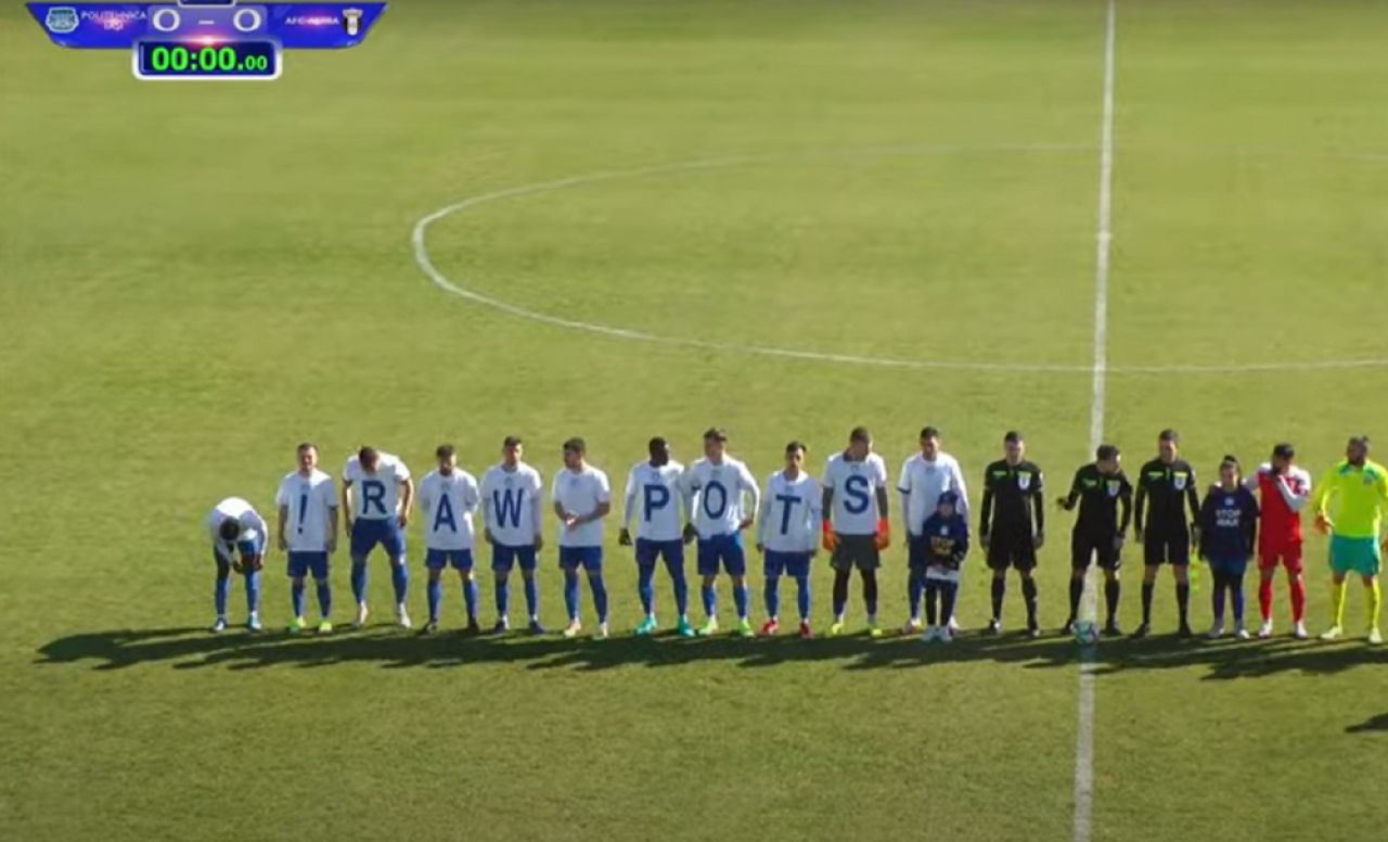 Imaginile momentului vin din Liga 2! Au vrut să afișeze un mesaj împotriva războiului, dar a ieșit un dezastru _1