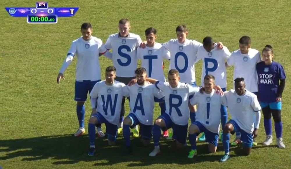 Imaginile momentului vin din Liga 2! Au vrut să afișeze un mesaj împotriva războiului, dar a ieșit un dezastru _3