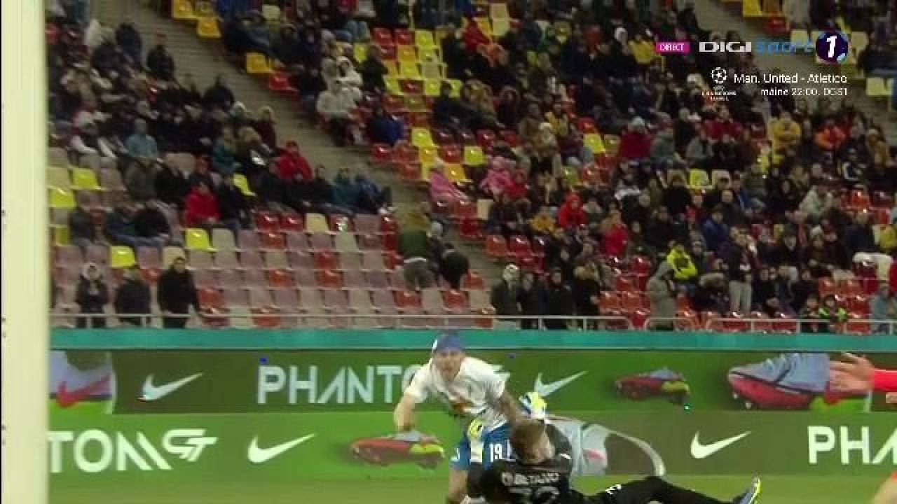 Unde se uita Rusandu!? „Centralul” i-a refuzat un penalty clar Farului Constanța. Hagi și-a pus mâinile în cap_2