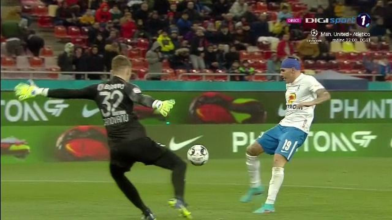 Unde se uita Rusandu!? „Centralul” i-a refuzat un penalty clar Farului Constanța. Hagi și-a pus mâinile în cap_4