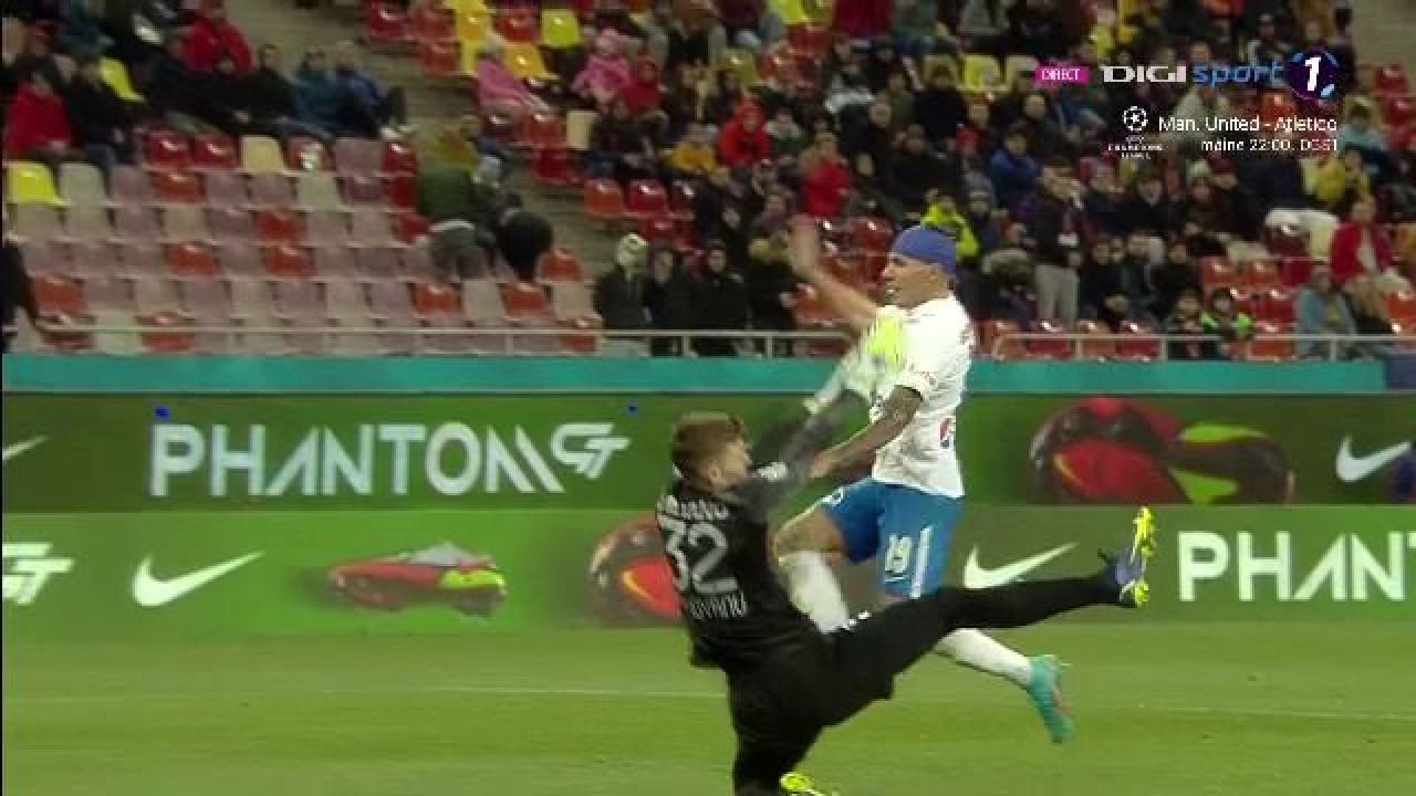 Unde se uita Rusandu!? „Centralul” i-a refuzat un penalty clar Farului Constanța. Hagi și-a pus mâinile în cap_11
