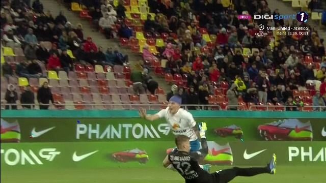 Unde se uita Rusandu!? „Centralul” i-a refuzat un penalty clar Farului Constanța. Hagi și-a pus mâinile în cap_12