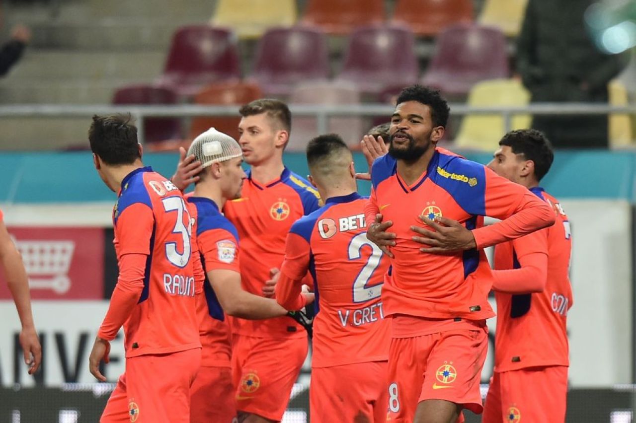 Hagi s-a luat de arbitraj și la conferința de presă: ”Ce explicații să primesc! E prea mult! E rușine!_9