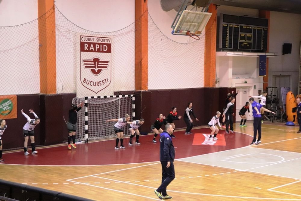 REPORTAJ | Frumoasele noastre după-amiezi în săli mai mult goale_4