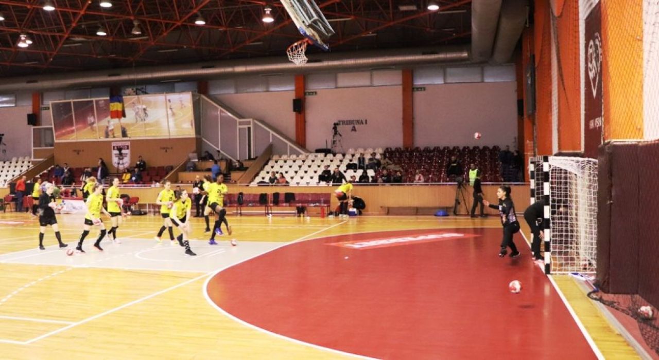 REPORTAJ | Frumoasele noastre după-amiezi în săli mai mult goale_7