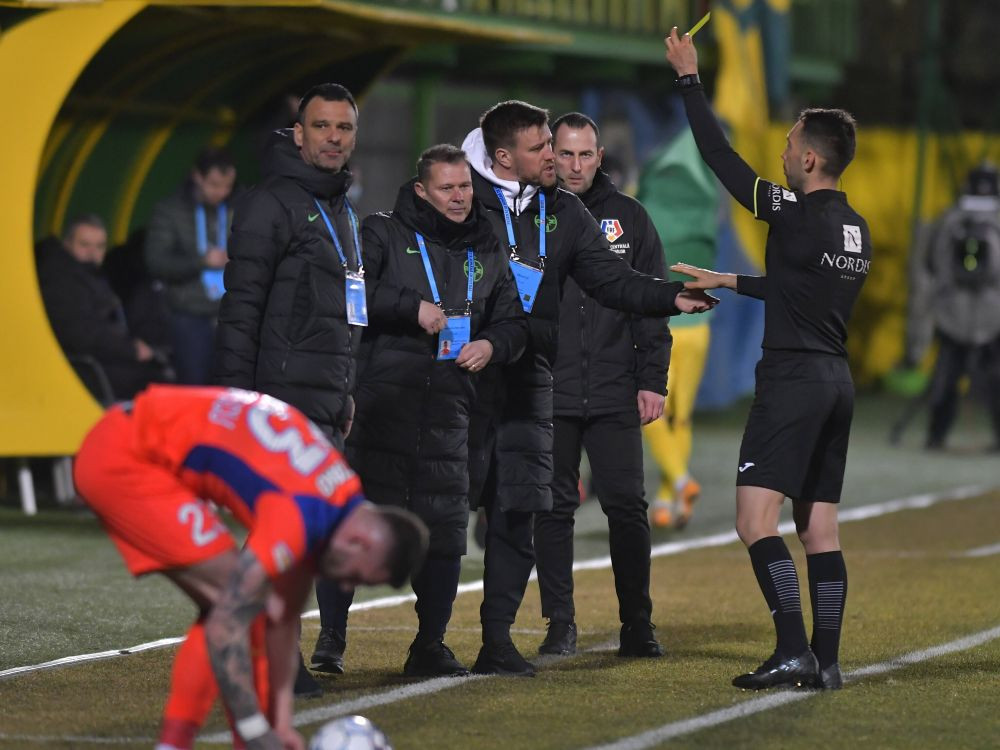 Dezvăluiri din vestiarul FCSB: &bdquo;Petrea simte v&acirc;nzoleală &icirc;n spatele lui, se &icirc;ntoarce și &icirc;ntreabă: Cine intră? &rdquo;&nbsp;