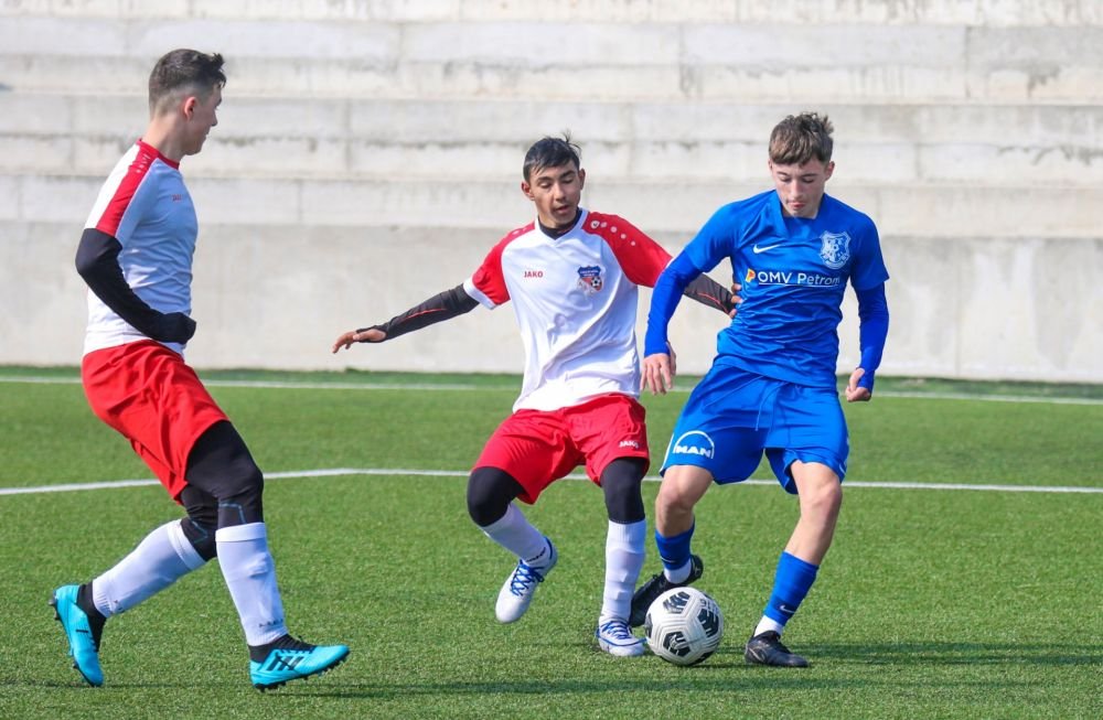 Liga Elitelor?! Din șase meciuri jucate, o echipă a câștigat o dată cu 13-0 și de trei ori cu 10-0!_5