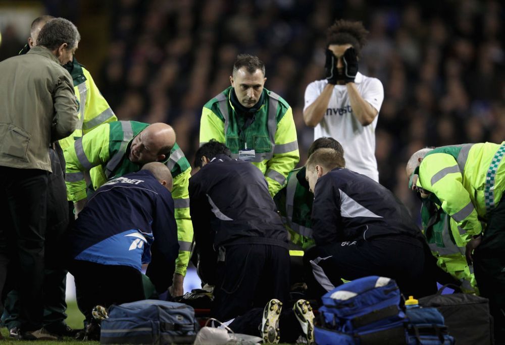 Se împlinesc 10 de ani de la cazul Muamba! Fotbalistul care a fost la un pas de moarte într-un meci de FA Cup_1