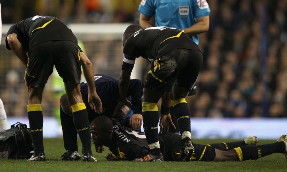Se împlinesc 10 de ani de la cazul Muamba! Fotbalistul care a fost la un pas de moarte într-un meci de FA Cup_5