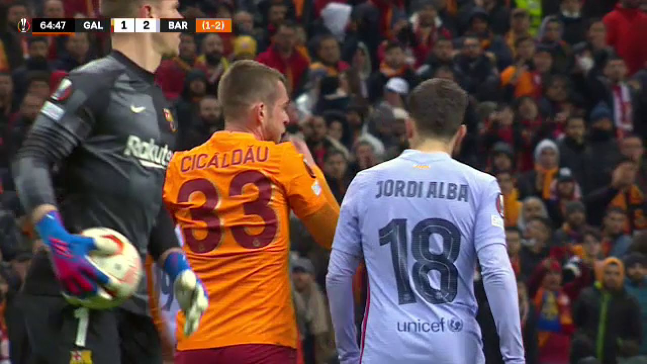 Cicâldău, schimb de replici cu Jordi Alba! Românul a fost scos din sărite de un gest al fundașului Barcelonei_8
