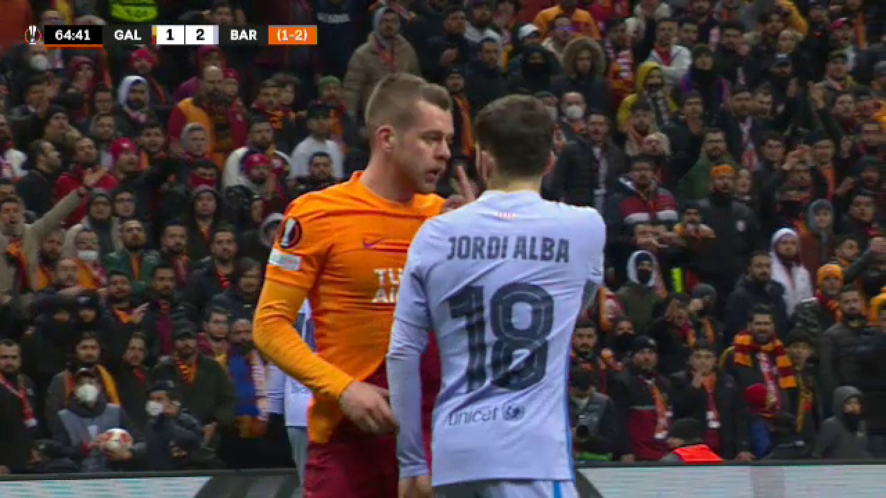 Cicâldău, schimb de replici cu Jordi Alba! Românul a fost scos din sărite de un gest al fundașului Barcelonei_9